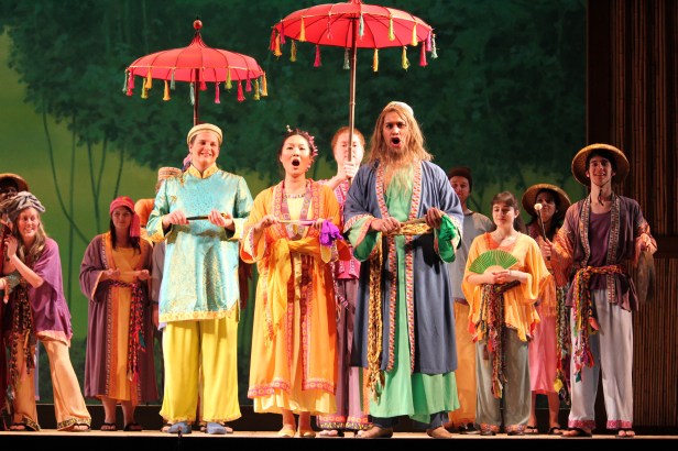 Đám cưới - The wedding: Thiện Sĩ (Will Perkins) - Sùng Bà (Sooyeon Kim) - Sùng Ông (Bruno Sandes). Photo: Anvi Hoàng.