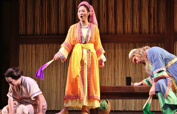 Thị Kính (Sarah Ballman)- Sùng Bà (Sooyeon Kim) - Sùng Ông (Bruno Sandes). Photo: Anvi Hoàng.