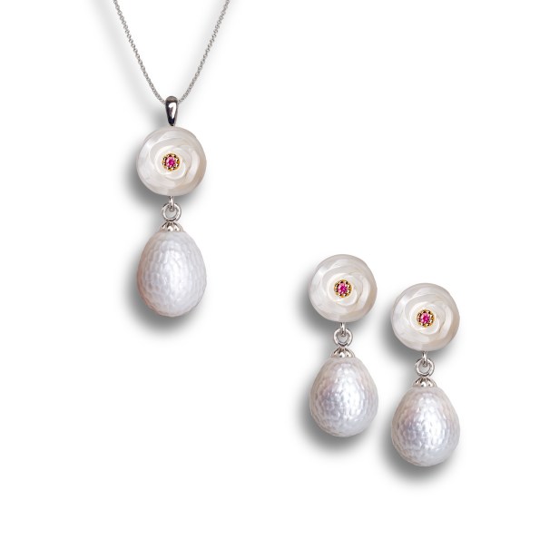 © Galatea: Jewelry by Artist.